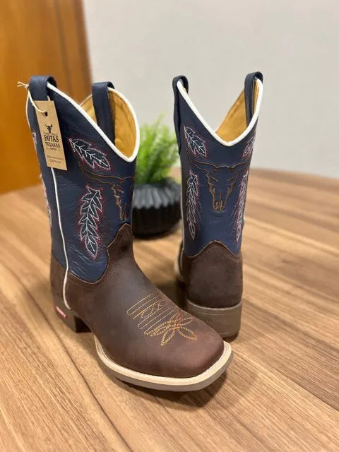Texana Davi - Couro Napa Flay Azul e Horse Nescau/Bordado Touro Marrom